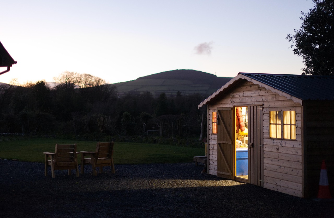 découvrez nos conseils et étapes détaillées pour la construction d'un abri de jardin solide et fonctionnel, adapté à vos besoins.