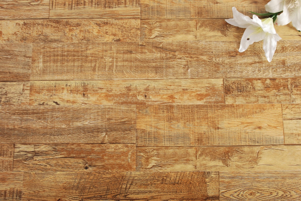 meuble tv en bois massif alliant robustesse et élégance pour un salon chaleureux et durable.
