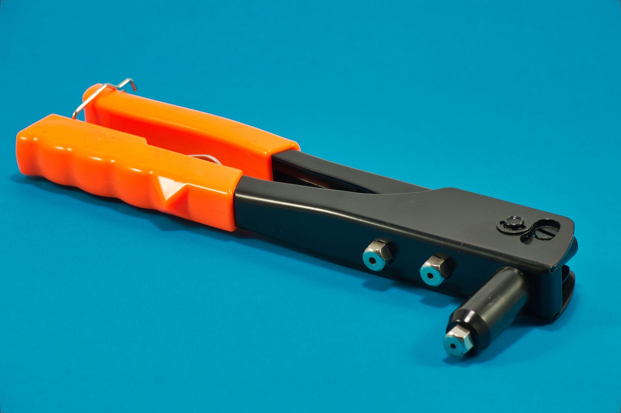 découvrez nos conseils essentiels pour l'entretien et la maintenance de vos outils afin d'assurer leur longévité et performance optimale.