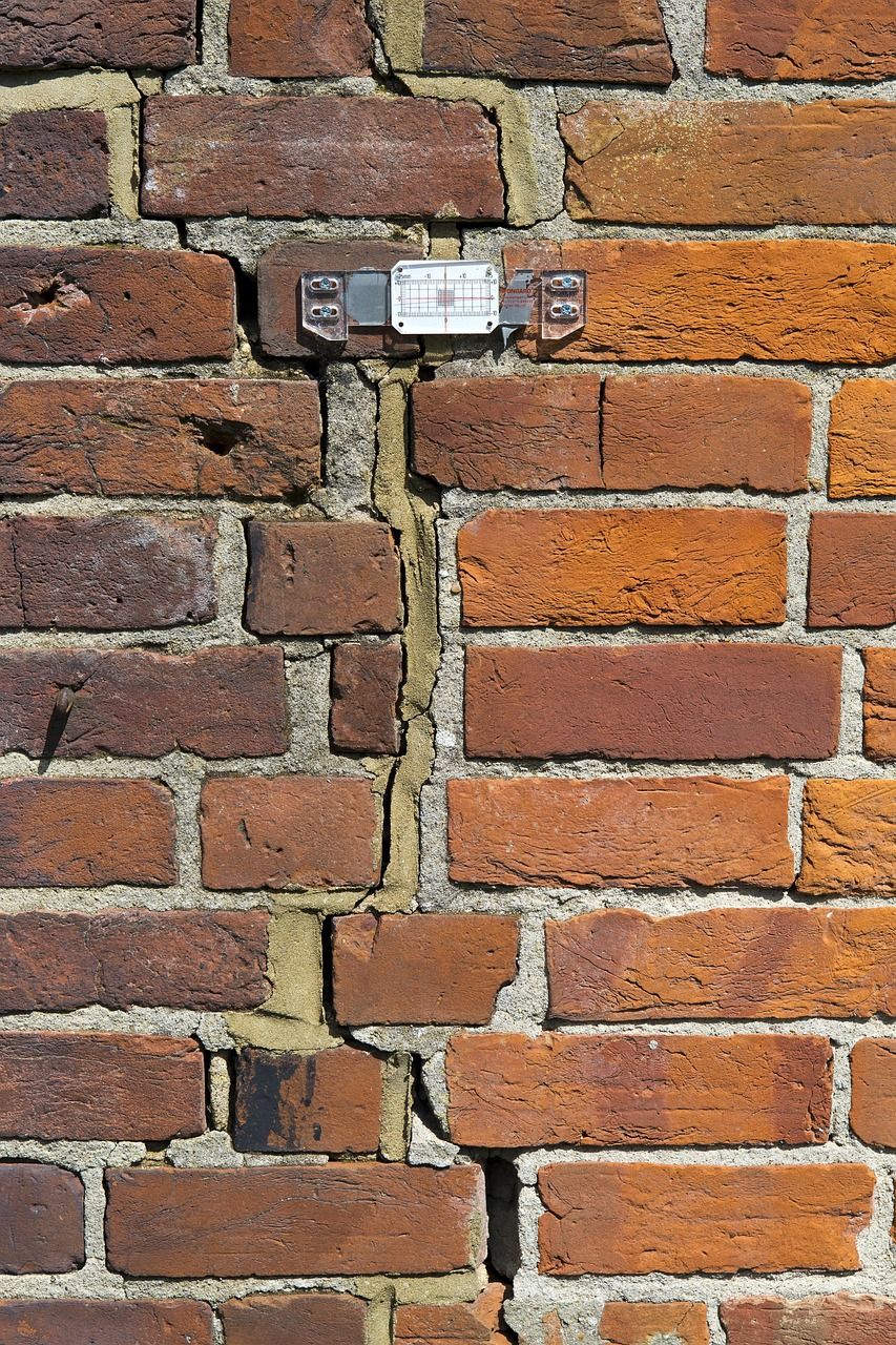 réparation de fissures murales : solutions efficaces pour restaurer l'intégrité et l'esthétique de vos murs rapidement et durablement.