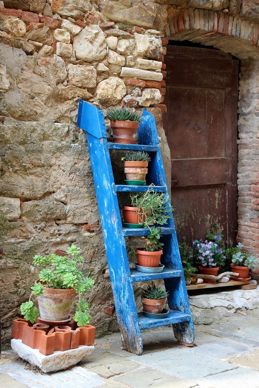 découvrez comment créer une étagère murale diy simple et élégante pour organiser et décorer votre intérieur facilement.