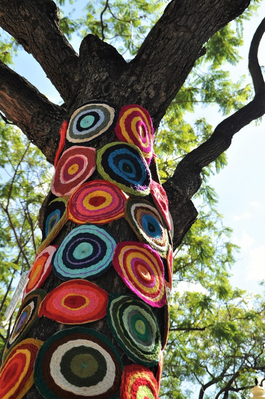 découvrez l'upcycling : une démarche créative et écologique qui consiste à transformer des objets ou matériaux destinés à être jetés en créations originales et utiles. adoptez l'upcycling pour réduire vos déchets et valoriser vos ressources !