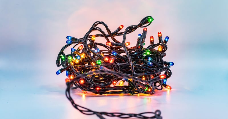 Déco de Noël extérieure économe en énergie : le guide 2026